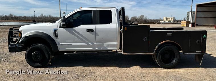 image for item EJ0186 2017 Ford F550 Super Duty SuperCab utility / service truck
