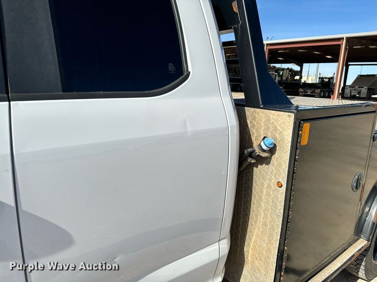 image for item EJ0186 2017 Ford F550 Super Duty SuperCab utility / service truck