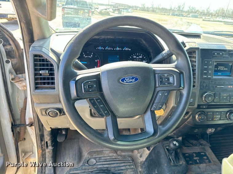 image for item EJ0186 2017 Ford F550 Super Duty SuperCab utility / service truck