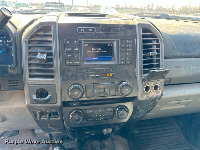 image for item EJ0186 2017 Ford F550 Super Duty SuperCab utility / service truck