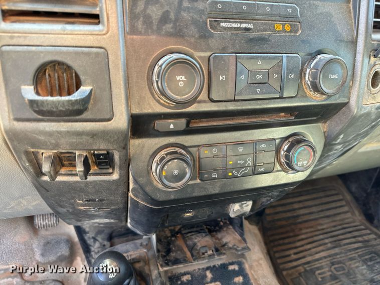 image for item EJ0186 2017 Ford F550 Super Duty SuperCab utility / service truck