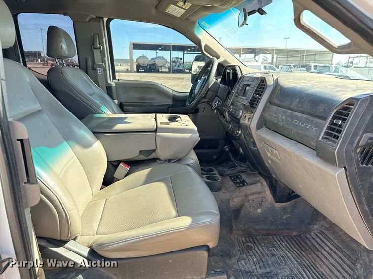 image for item EJ0186 2017 Ford F550 Super Duty SuperCab utility / service truck