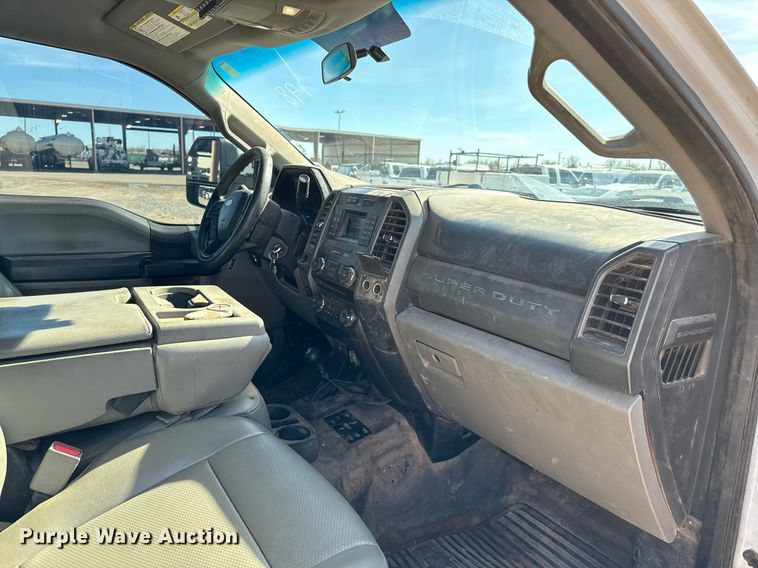 image for item EJ0186 2017 Ford F550 Super Duty SuperCab utility / service truck