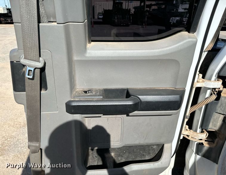 image for item EJ0186 2017 Ford F550 Super Duty SuperCab utility / service truck