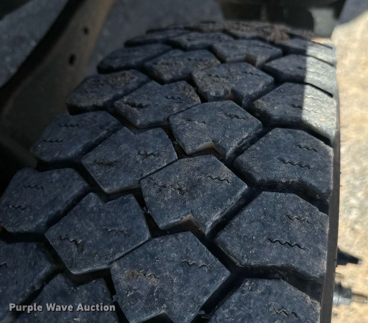 image for item EJ0186 2017 Ford F550 Super Duty SuperCab utility / service truck