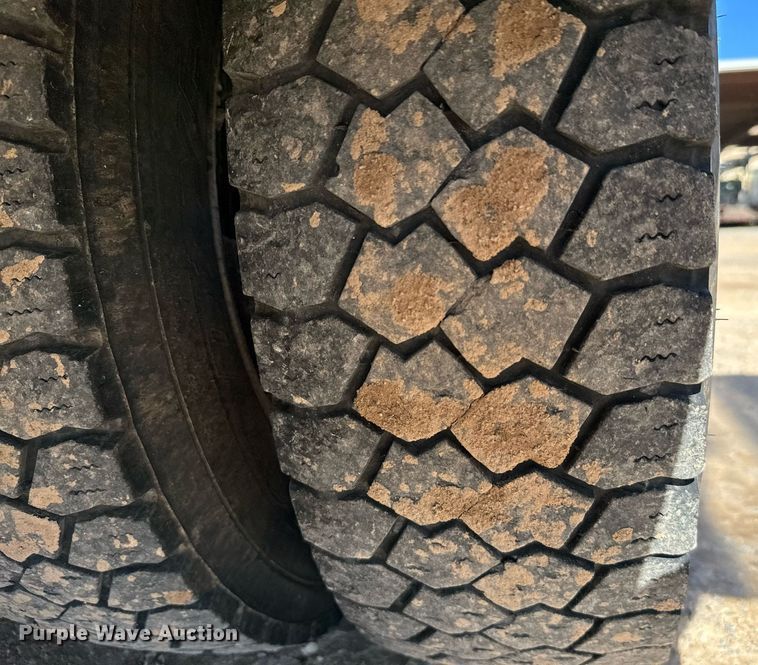 image for item EJ0186 2017 Ford F550 Super Duty SuperCab utility / service truck