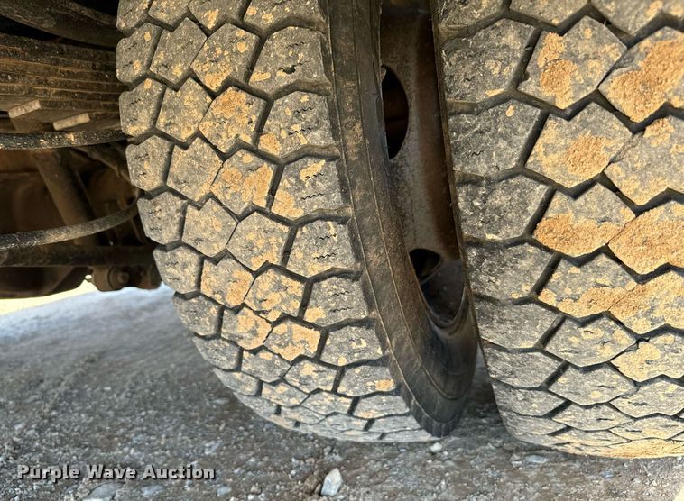 image for item EJ0186 2017 Ford F550 Super Duty SuperCab utility / service truck