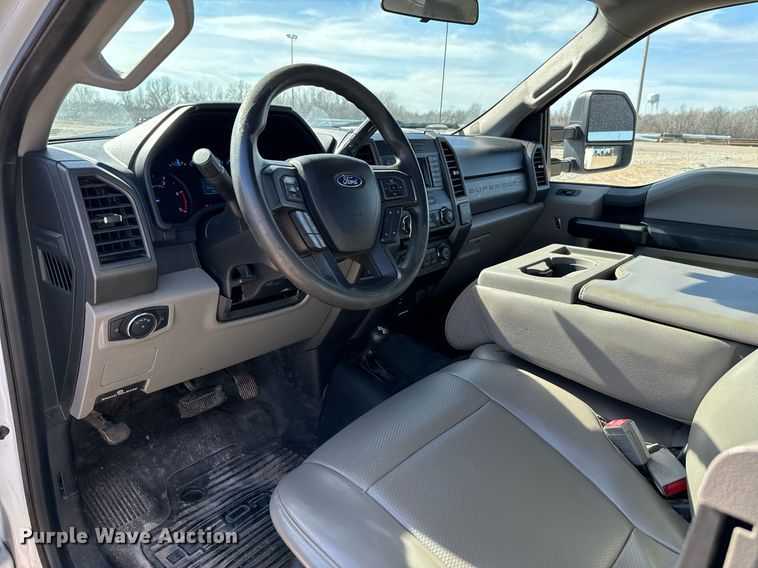 image for item EJ0187 2018 Ford F550 Super Duty SuperCab utility / service truck