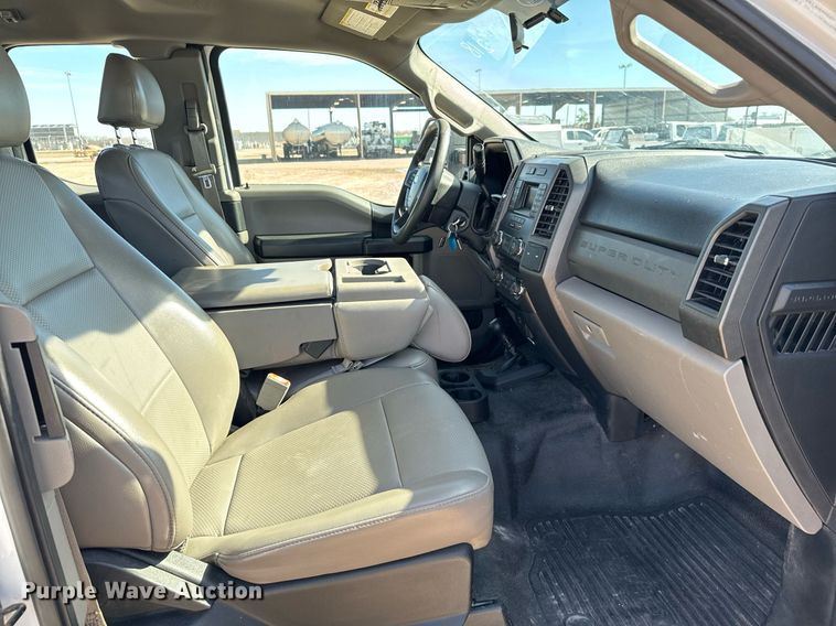 image for item EJ0187 2018 Ford F550 Super Duty SuperCab utility / service truck