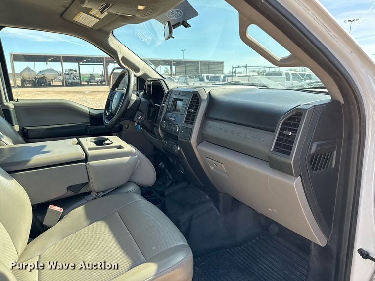 image for item EJ0187 2018 Ford F550 Super Duty SuperCab utility / service truck