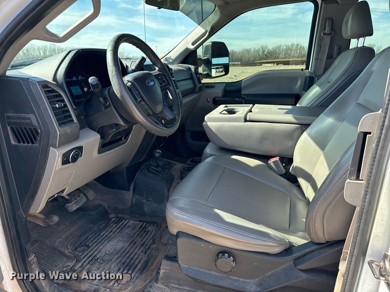 image for item EJ0188 2017 Ford F550 Super Duty SuperCab utility / service truck