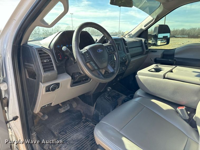 image for item EJ0188 2017 Ford F550 Super Duty SuperCab utility / service truck