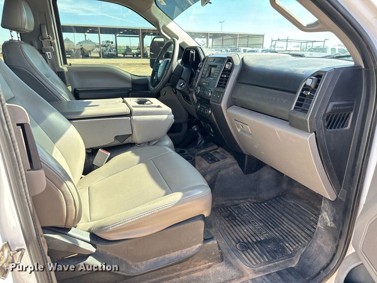 image for item EJ0188 2017 Ford F550 Super Duty SuperCab utility / service truck