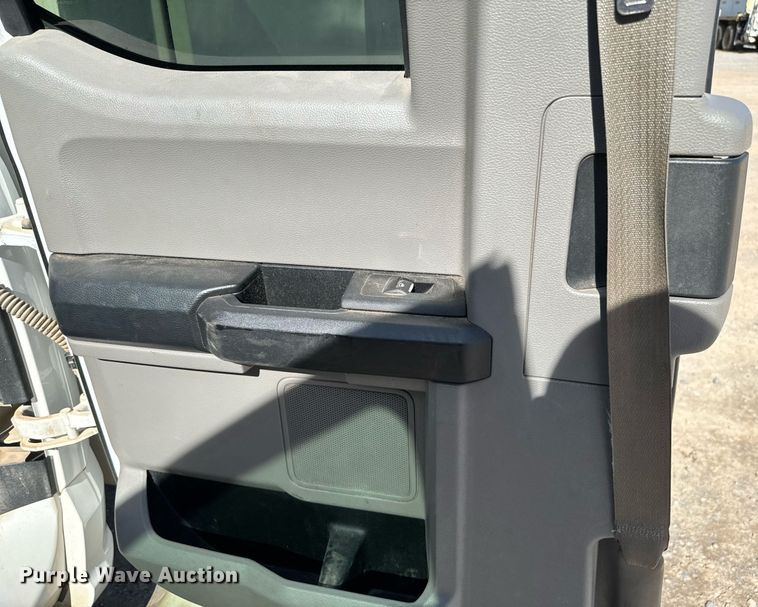 image for item EJ0188 2017 Ford F550 Super Duty SuperCab utility / service truck