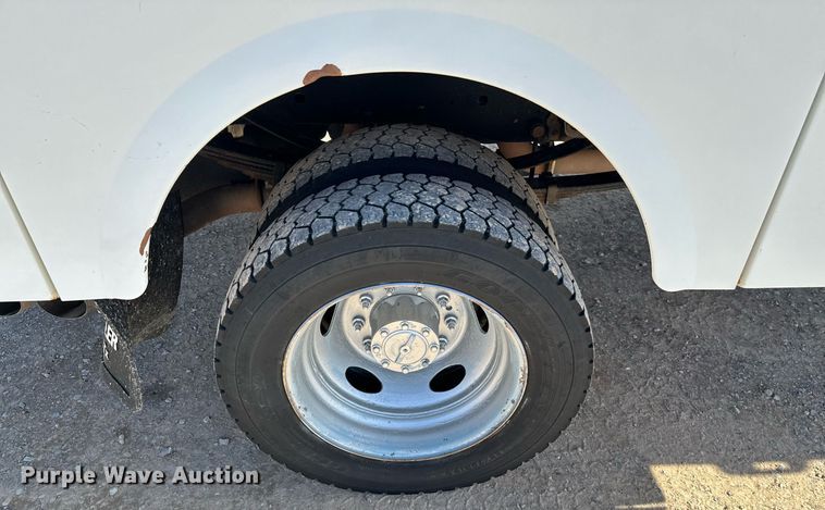 image for item EJ0188 2017 Ford F550 Super Duty SuperCab utility / service truck