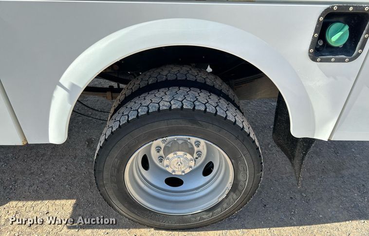 image for item EJ0188 2017 Ford F550 Super Duty SuperCab utility / service truck