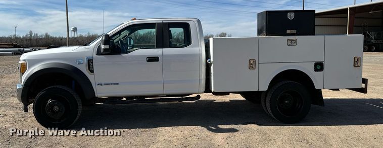 image for item EJ0191 2017 Ford F550 Super Duty SuperCab utility / service truck