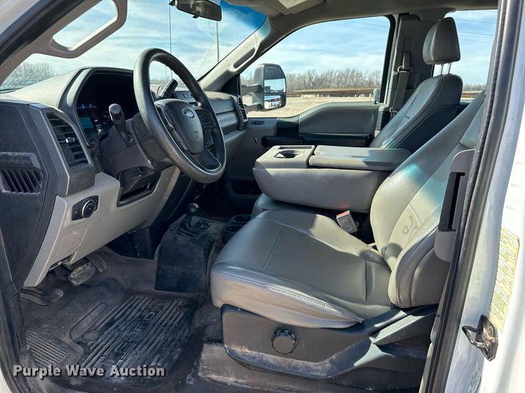 image for item EJ0191 2017 Ford F550 Super Duty SuperCab utility / service truck