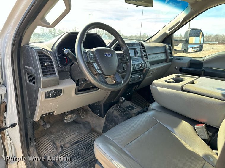 image for item EJ0191 2017 Ford F550 Super Duty SuperCab utility / service truck