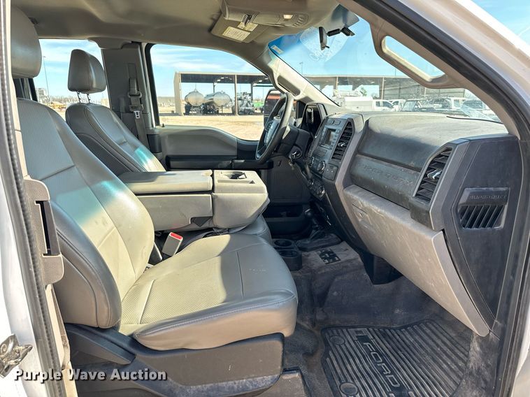 image for item EJ0191 2017 Ford F550 Super Duty SuperCab utility / service truck