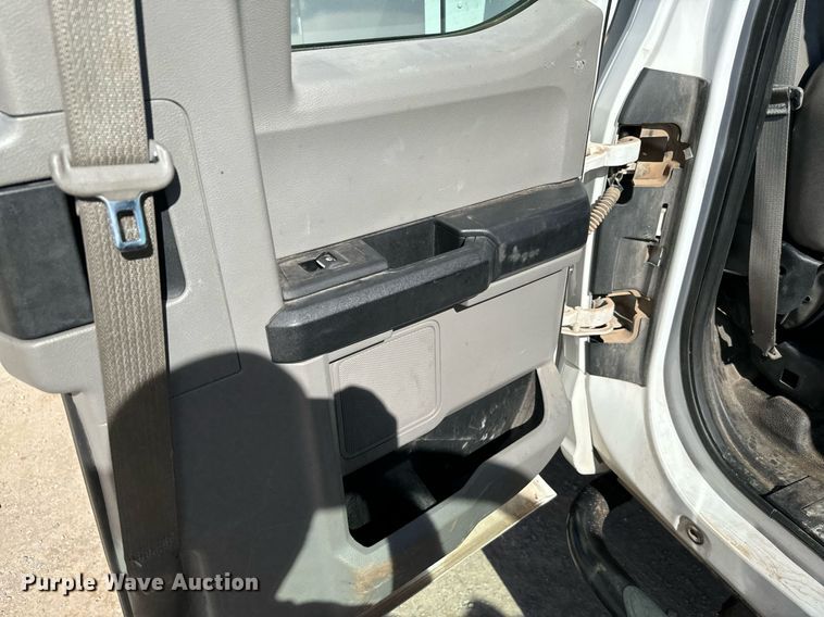 image for item EJ0191 2017 Ford F550 Super Duty SuperCab utility / service truck