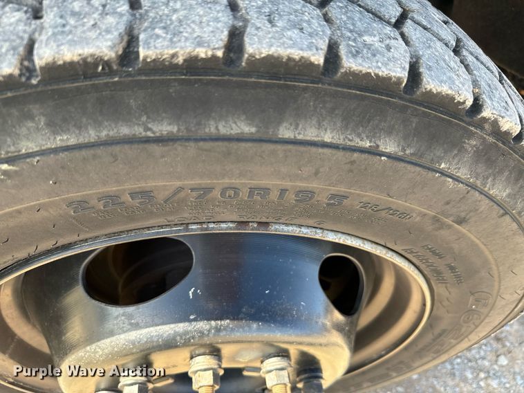 image for item EJ0191 2017 Ford F550 Super Duty SuperCab utility / service truck