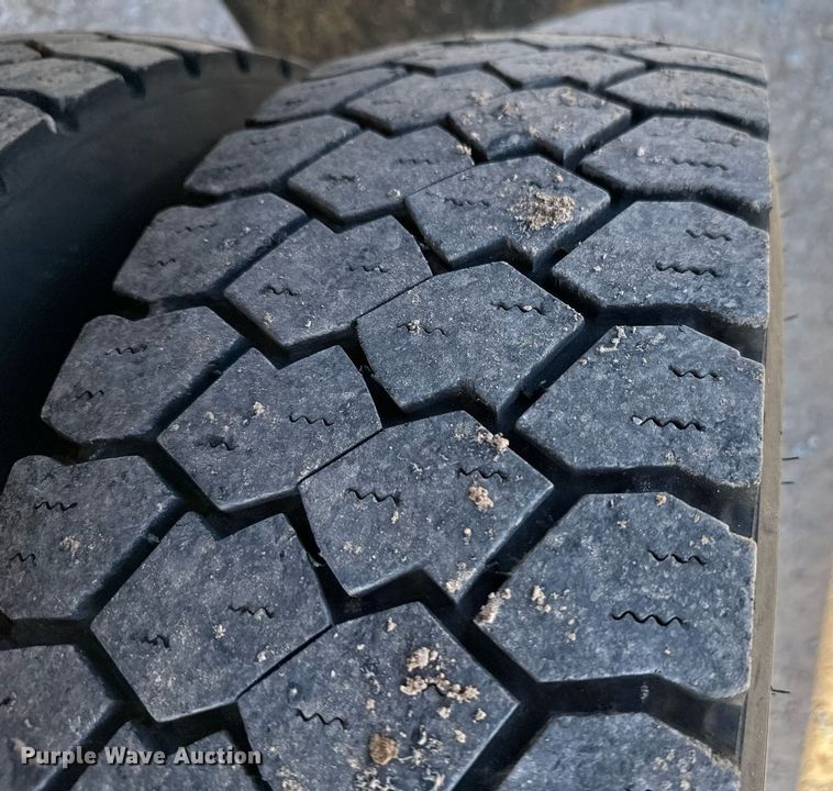 image for item EJ0191 2017 Ford F550 Super Duty SuperCab utility / service truck