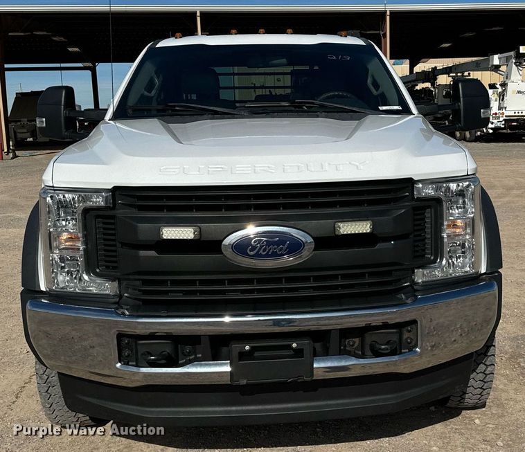 image for item EJ0193 2018 Ford F550 Super Duty SuperCab utility / service truck