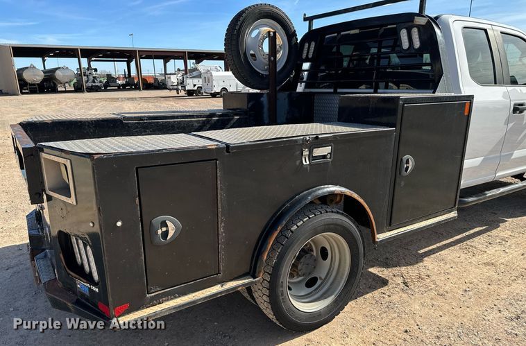 image for item EJ0193 2018 Ford F550 Super Duty SuperCab utility / service truck