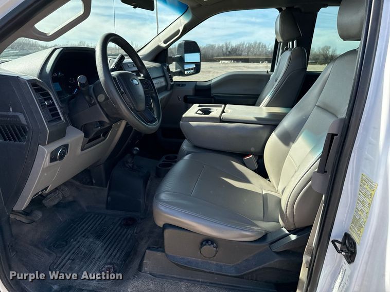 image for item EJ0193 2018 Ford F550 Super Duty SuperCab utility / service truck