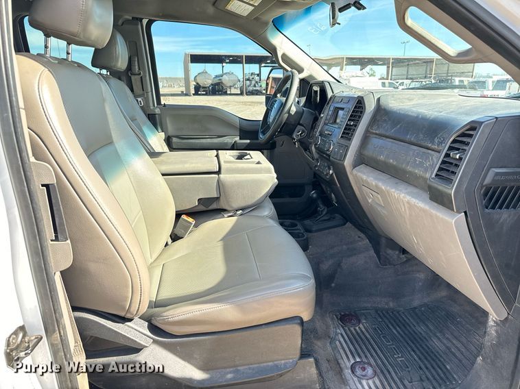 image for item EJ0193 2018 Ford F550 Super Duty SuperCab utility / service truck