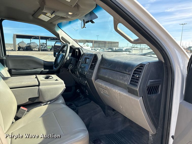 image for item EJ0193 2018 Ford F550 Super Duty SuperCab utility / service truck