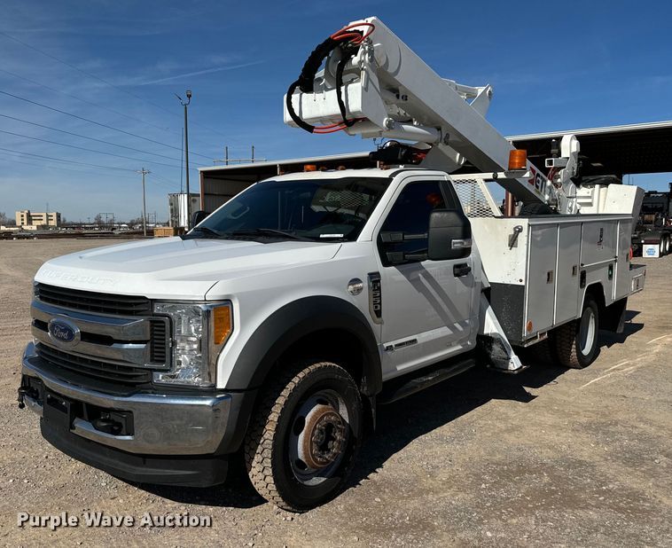 image for item EJ0196 2017 Ford F550 Super Duty bucket truck