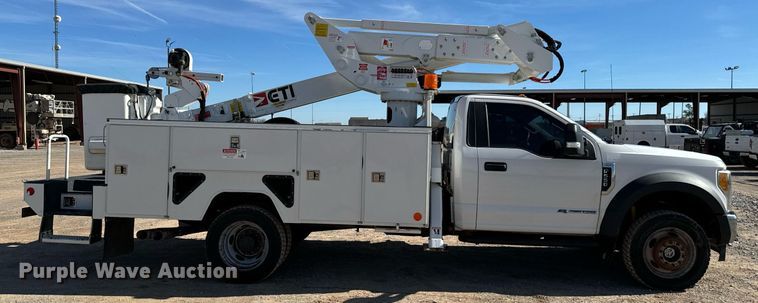 image for item EJ0196 2017 Ford F550 Super Duty bucket truck