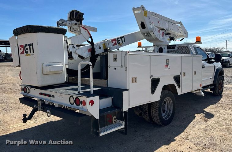 image for item EJ0196 2017 Ford F550 Super Duty bucket truck