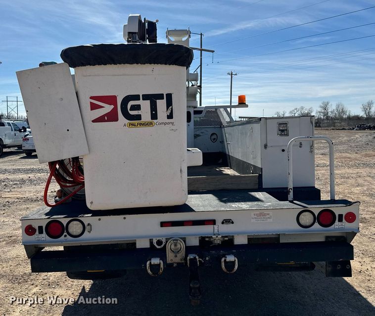 image for item EJ0196 2017 Ford F550 Super Duty bucket truck