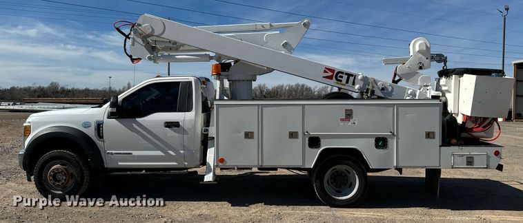 image for item EJ0196 2017 Ford F550 Super Duty bucket truck