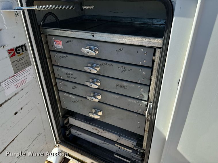 image for item EJ0196 2017 Ford F550 Super Duty bucket truck