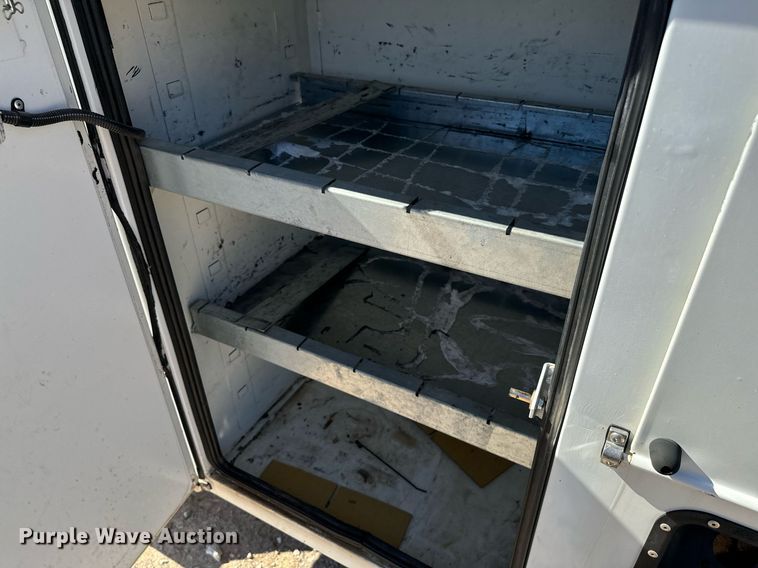 image for item EJ0196 2017 Ford F550 Super Duty bucket truck