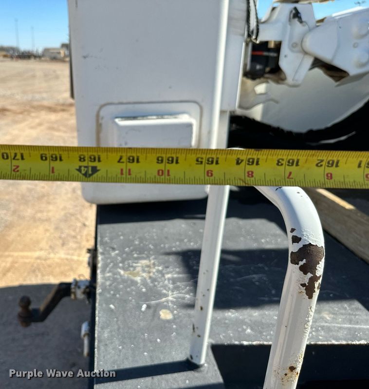 image for item EJ0196 2017 Ford F550 Super Duty bucket truck