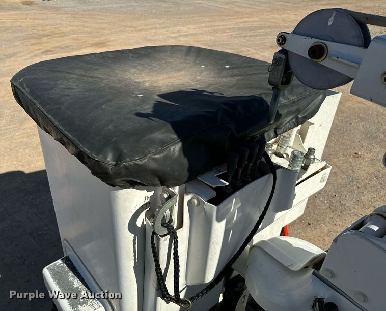 image for item EJ0196 2017 Ford F550 Super Duty bucket truck