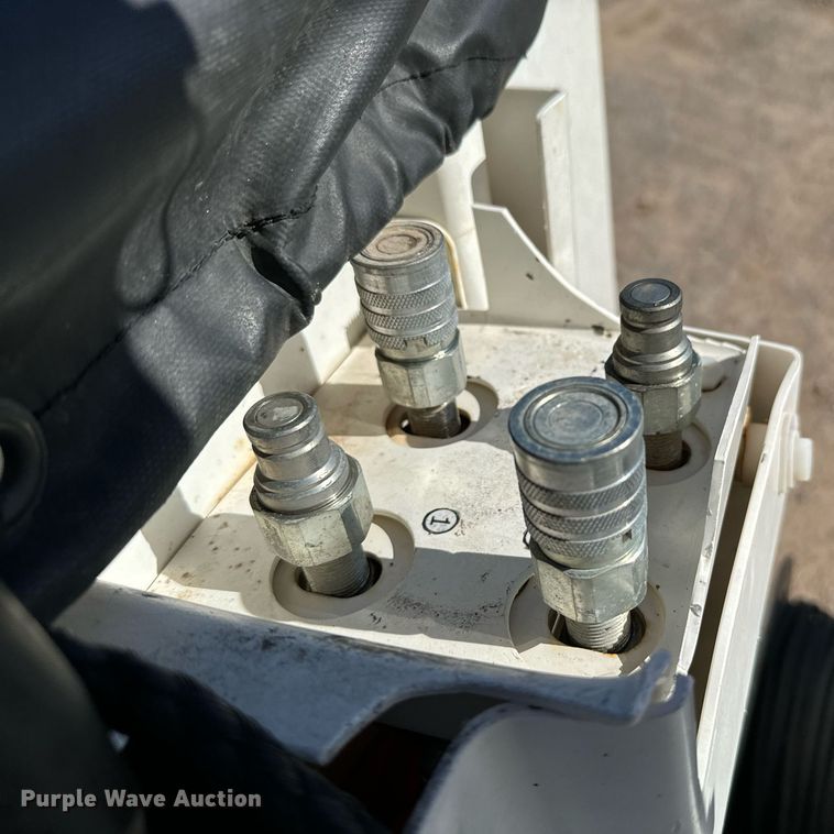 image for item EJ0196 2017 Ford F550 Super Duty bucket truck