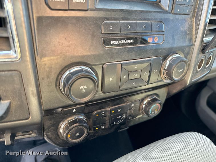 image for item EJ0196 2017 Ford F550 Super Duty bucket truck