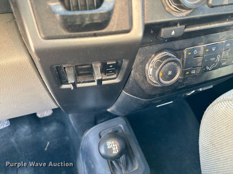 image for item EJ0196 2017 Ford F550 Super Duty bucket truck