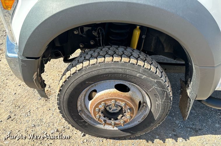 image for item EJ0196 2017 Ford F550 Super Duty bucket truck