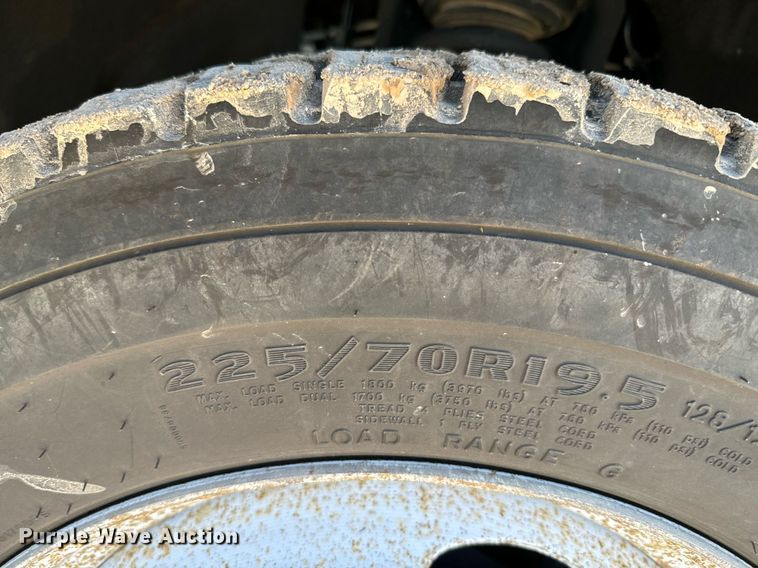 image for item EJ0196 2017 Ford F550 Super Duty bucket truck