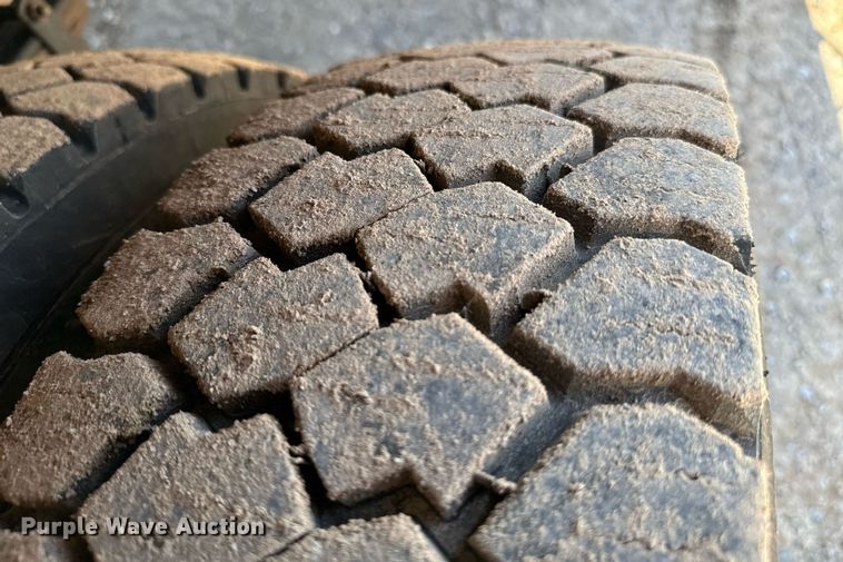 image for item EJ0196 2017 Ford F550 Super Duty bucket truck