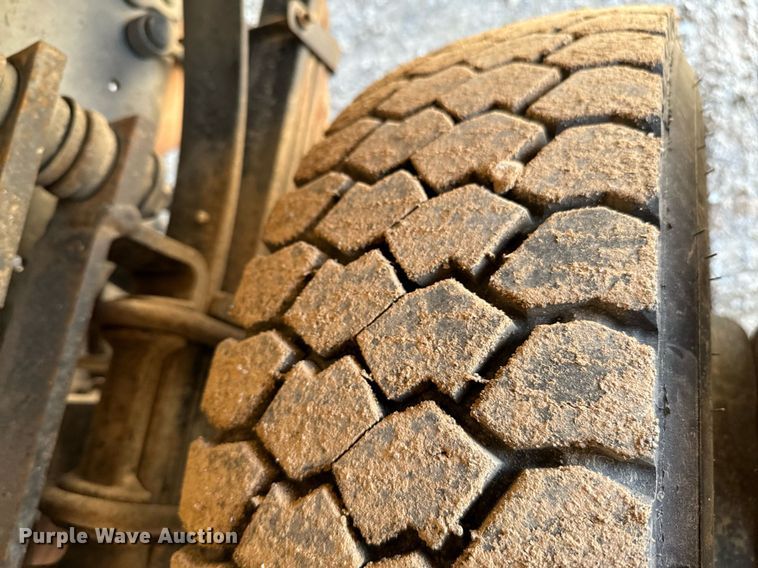 image for item EJ0196 2017 Ford F550 Super Duty bucket truck