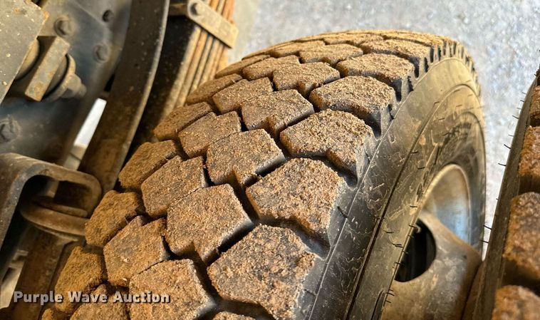 image for item EJ0196 2017 Ford F550 Super Duty bucket truck