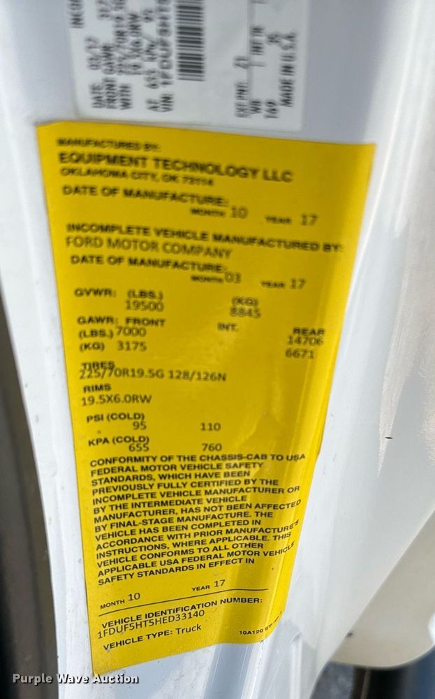 image for item EJ0196 2017 Ford F550 Super Duty bucket truck